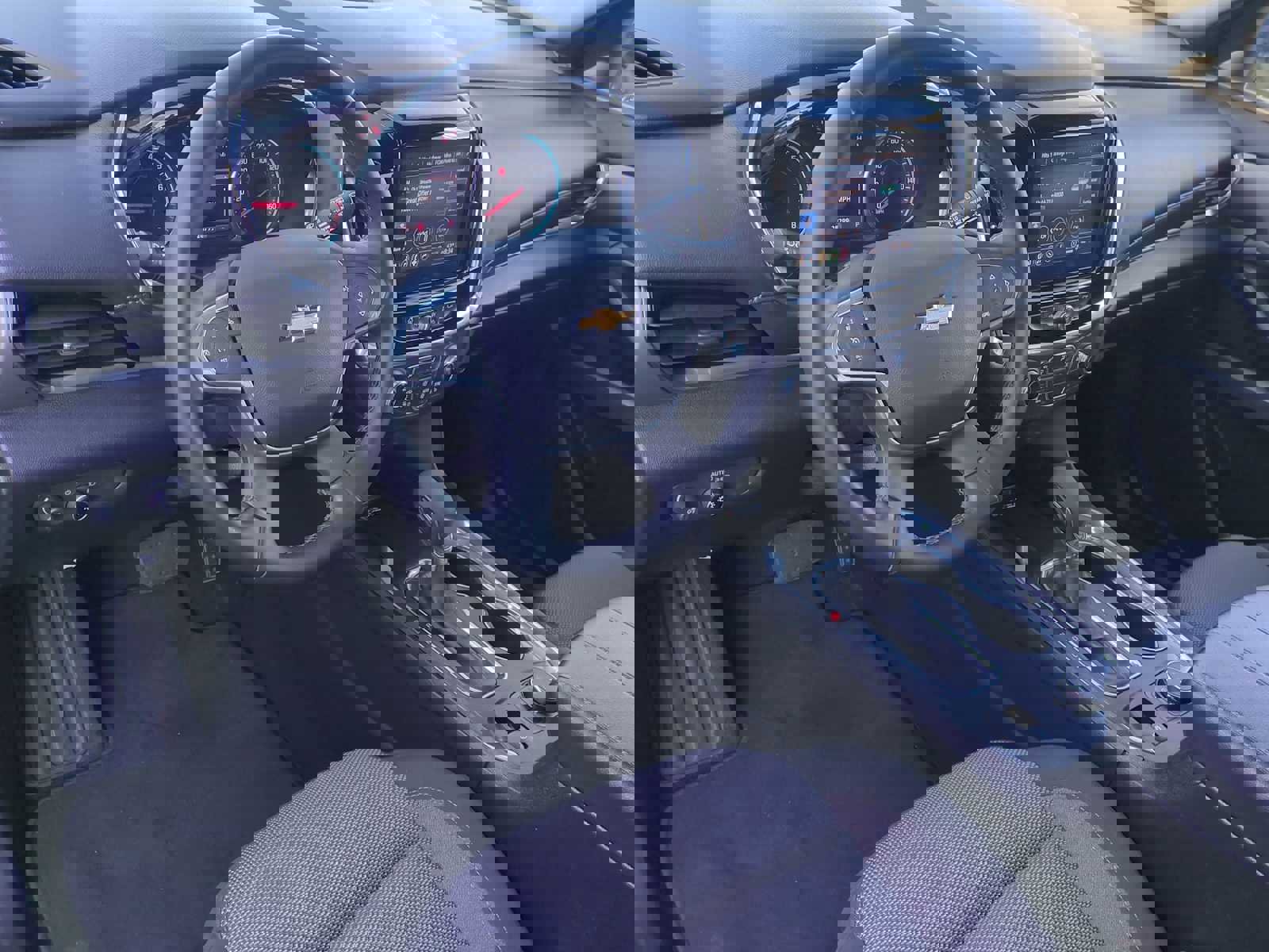 Used 2023 Chevrolet Traverse LT image 12