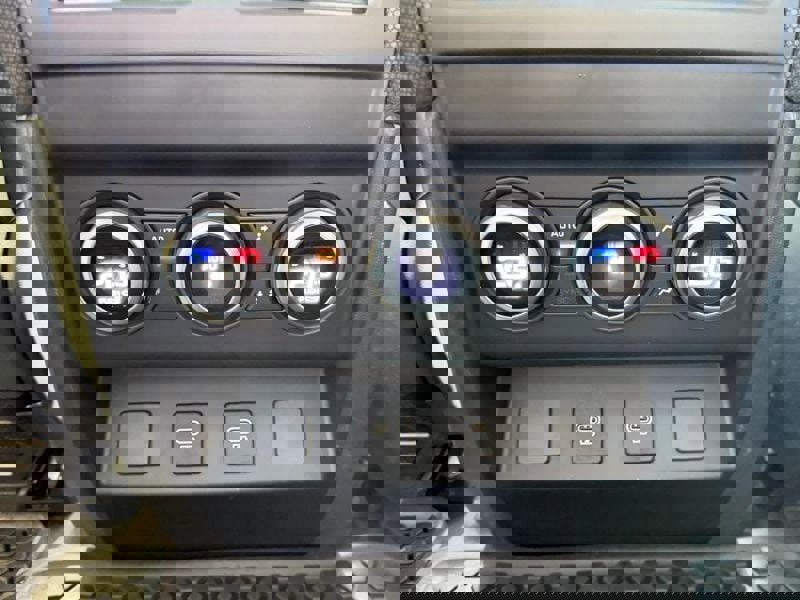 Used 2023 Land Rover Defender 90 V8 image 17