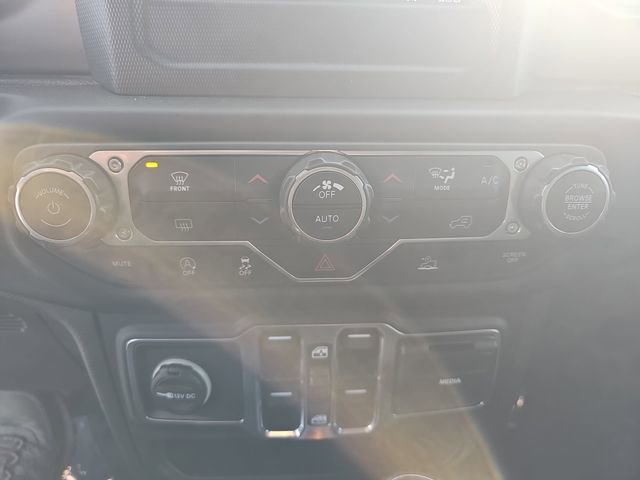 Used 2021 Jeep Gladiator Willys image 24