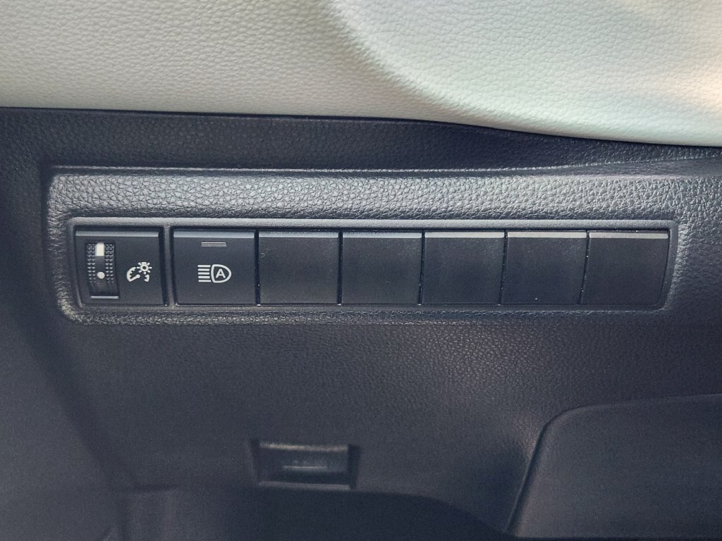 Used 2025 Toyota Corolla SE FWD image 24