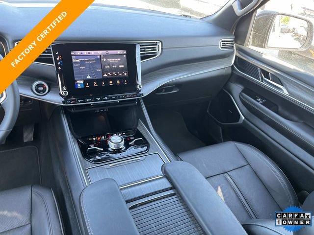 Certified 2024 Jeep Wagoneer Series III w/ Premium Group I AWD/4WD image 16