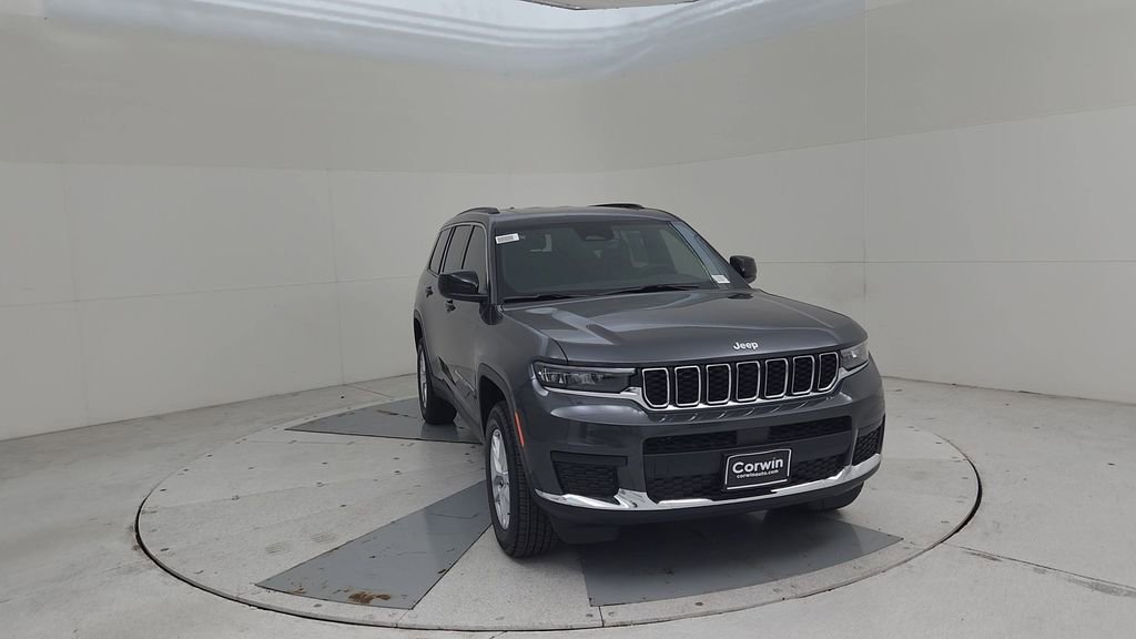 New 2025 Jeep Grand Cherokee L Laredo image 4