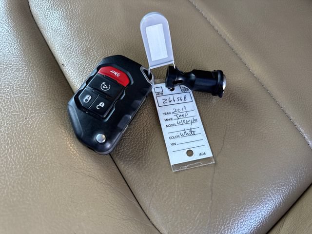 Used 2019 Jeep Wrangler Unlimited Sahara w/ Advanced Safety Group AWD/4WD image 33