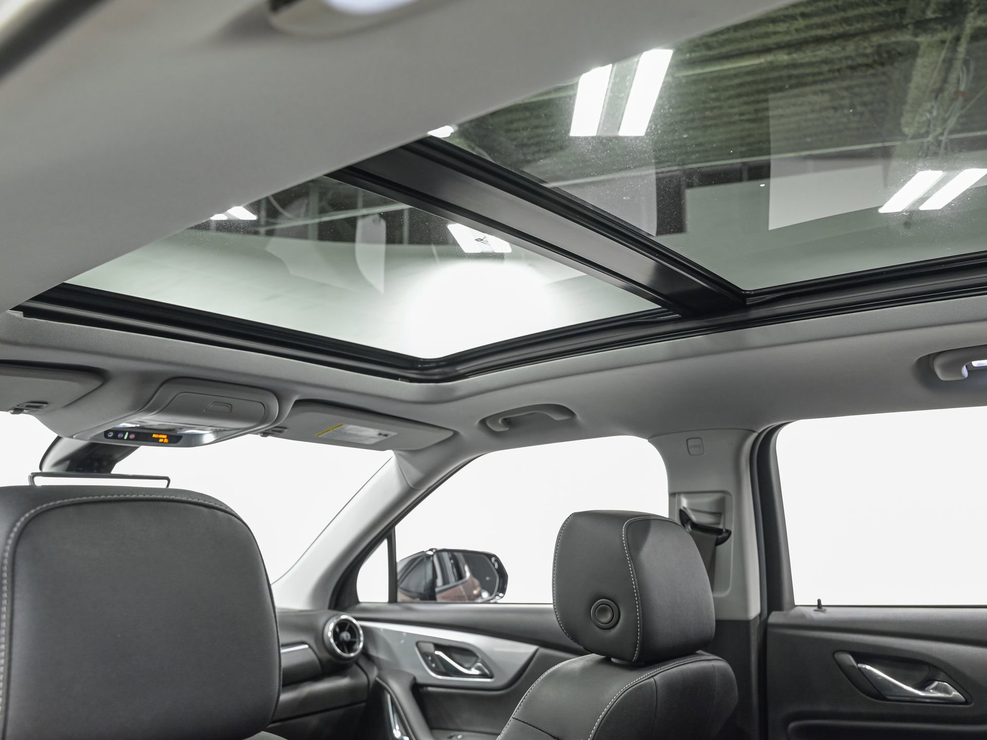 Used 2024 Chevrolet Blazer LT w/ Sound & Technology Package AWD/4WD image 26