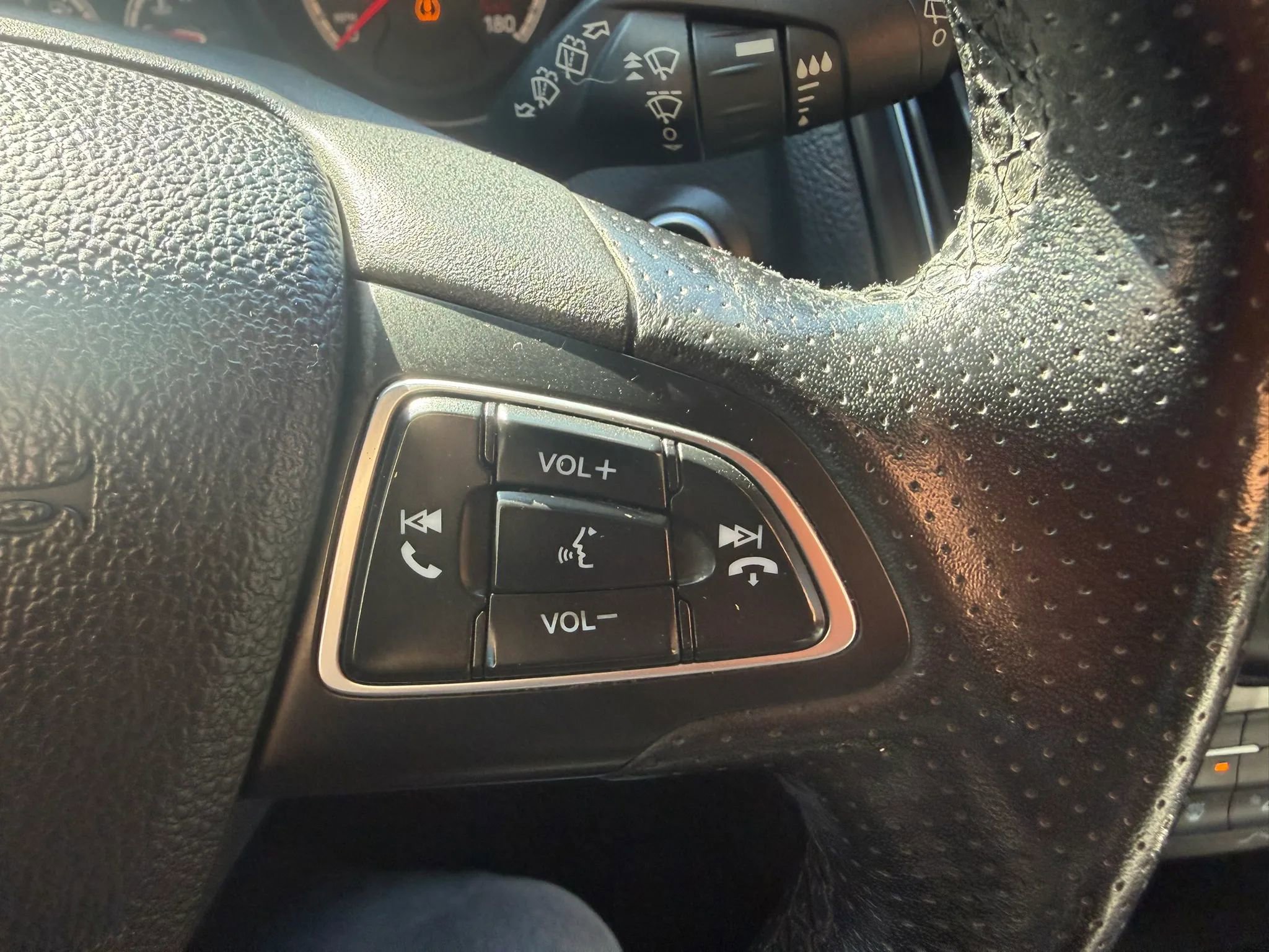 Used 2018 Ford Focus ST w/ Equipment Group 401A FWD image 15