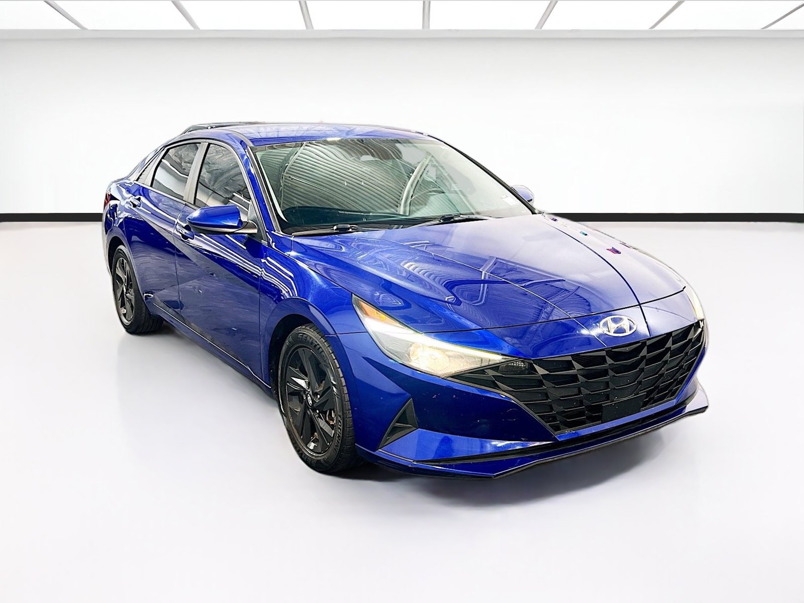 Used 2021 Hyundai Elantra SEL w/ Convenience Package FWD image 3