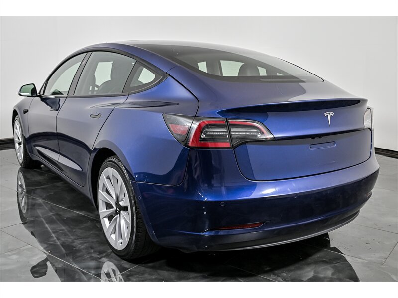 Used 2022 Tesla Model 3 RWD image 7