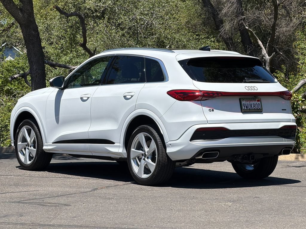 Used 2025 Audi Q5 Premium Plus w/ Premium Plus AWD/4WD image 7