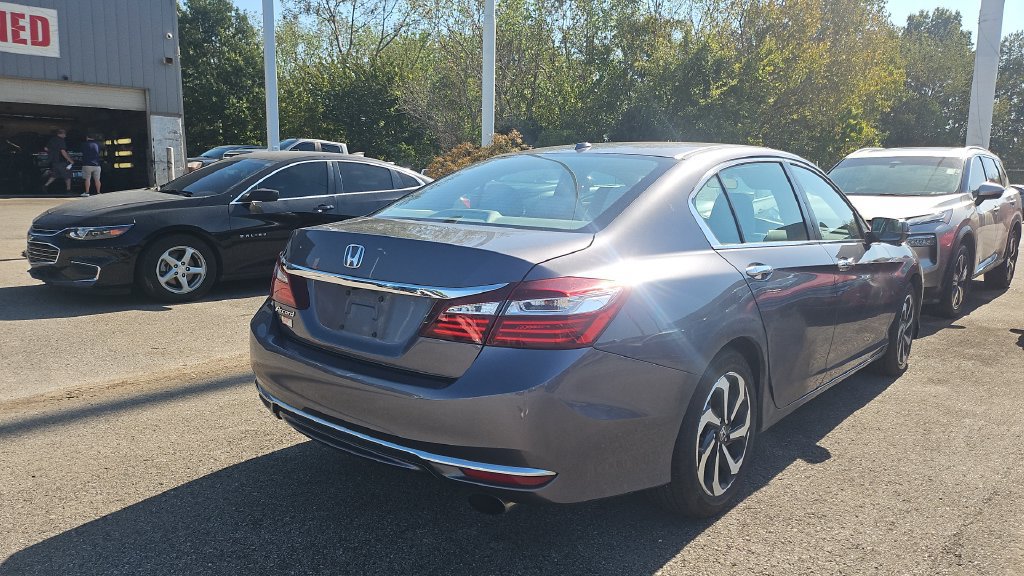 Used 2016 Honda Accord EX image 2