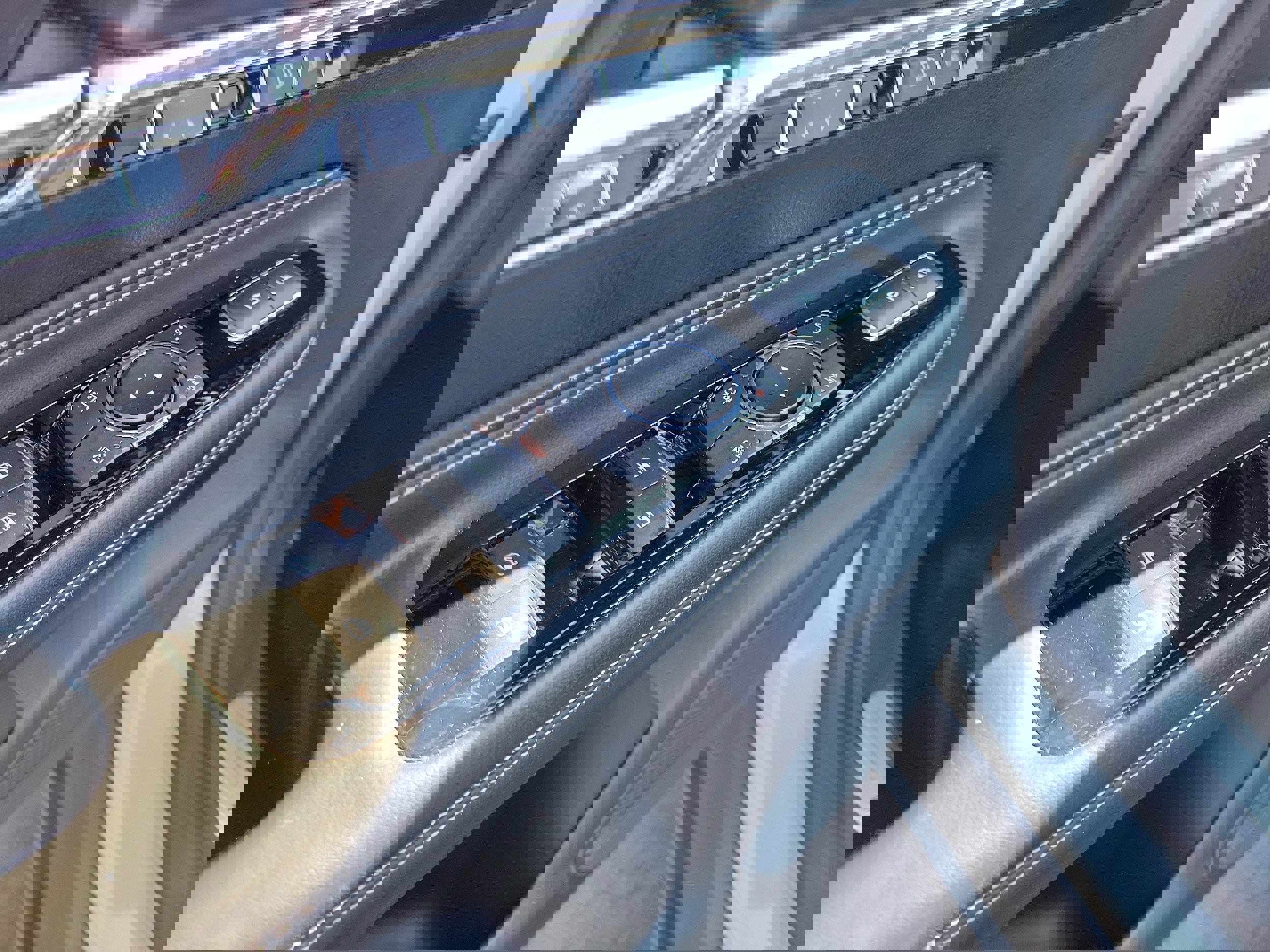 Used 2022 Lincoln Corsair AWD w/ Equipment Group 101A image 16