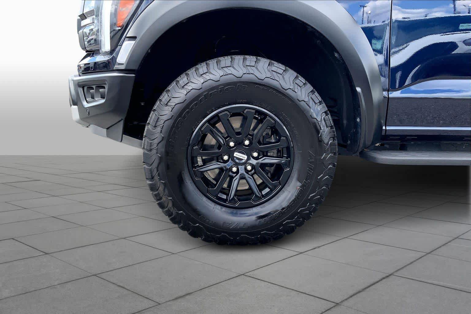 Used 2025 Ford F150 Raptor AWD/4WD image 11