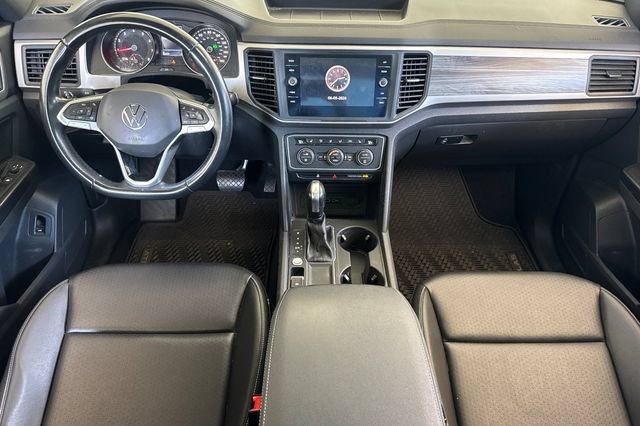Used 2020 Volkswagen Atlas Cross Sport SE w/ Panoramic Sunroof Package FWD image 13