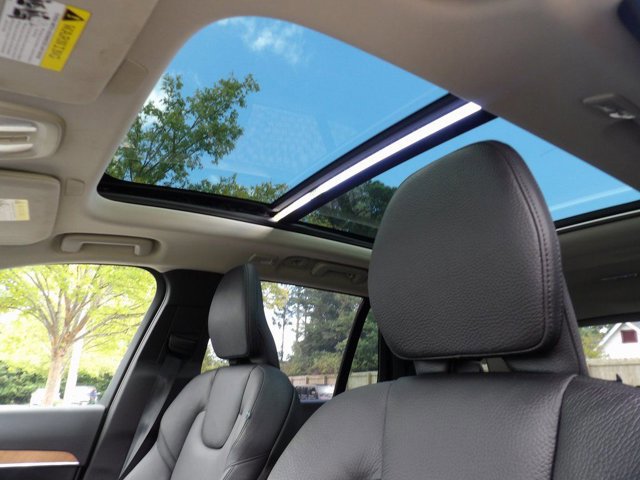 Certified 2024 Volvo XC90 B6 Plus w/ Protection Package Premier image 14