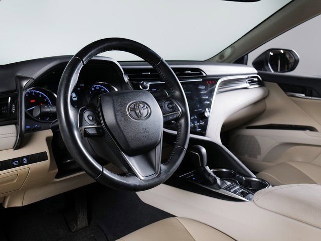 Used 2019 Toyota Camry XLE w/ Navigation Package image 4