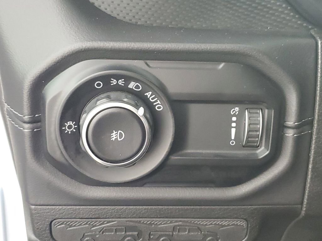 Used 2025 Jeep Wrangler Unlimited Rubicon AWD/4WD image 26