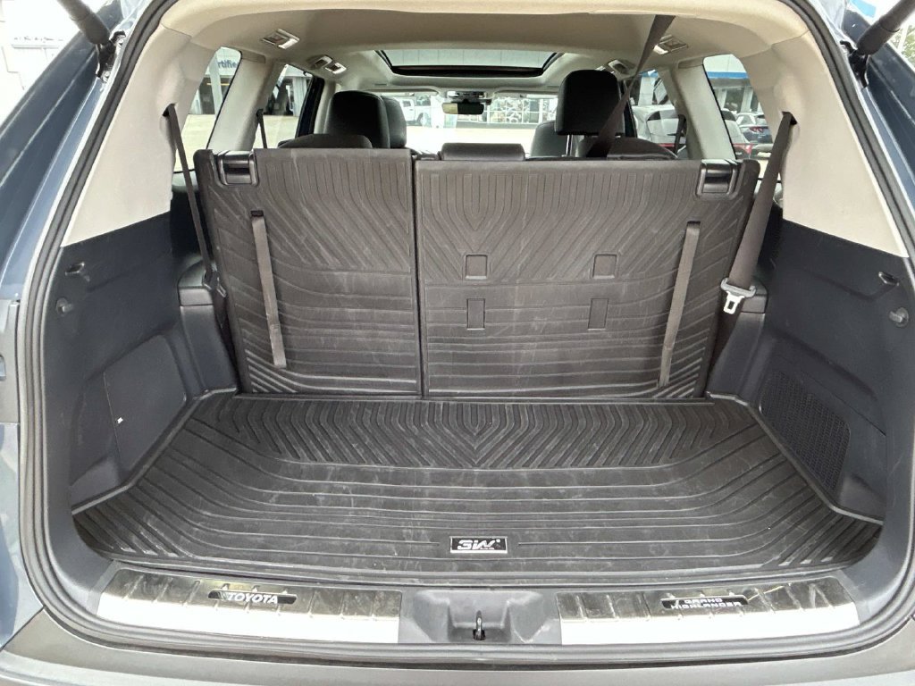 Used 2025 Toyota Grand Highlander AWD image 8