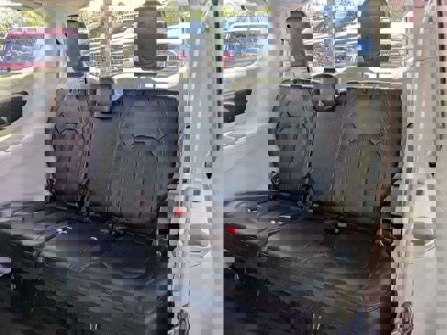 Used 2020 Chrysler Pacifica Touring-L w/ Tire & Wheel Group image 16