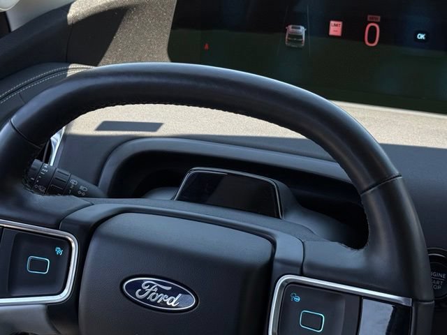 Used 2025 Ford Expedition Platinum w/ Driver's Package AWD/4WD image 11