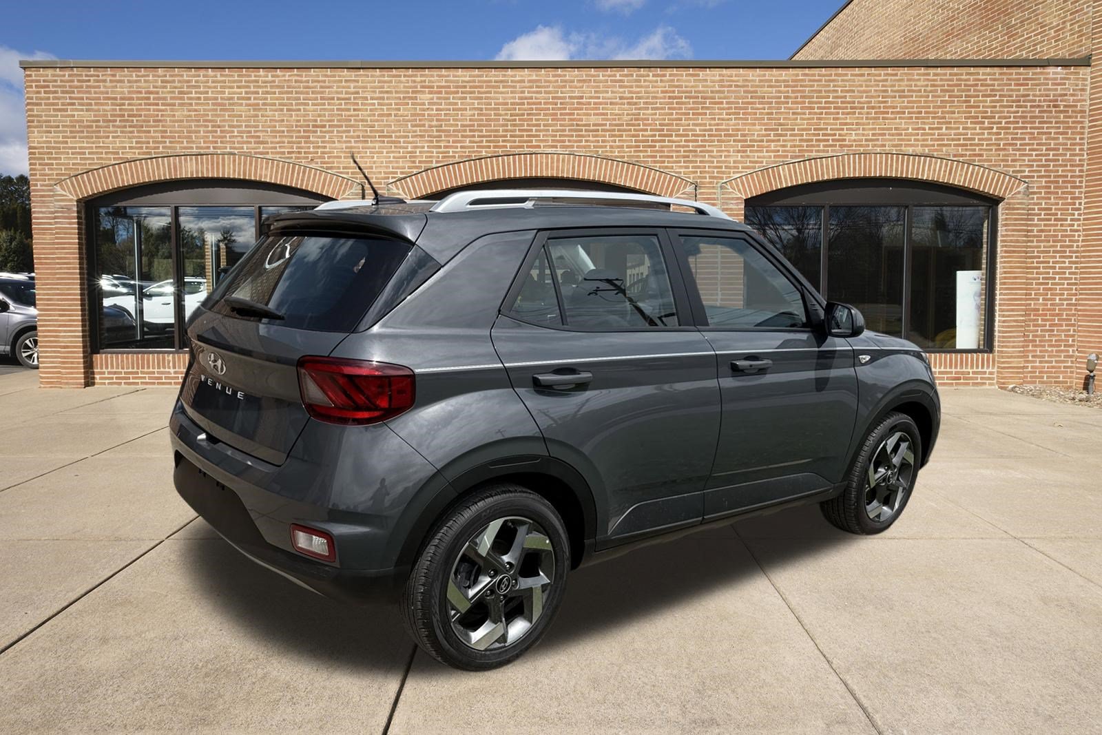 Certified 2025 Hyundai Venue SEL FWD image 3
