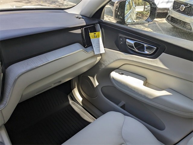 New 2025 Volvo XC60 B5 Plus w/ Climate Package image 18