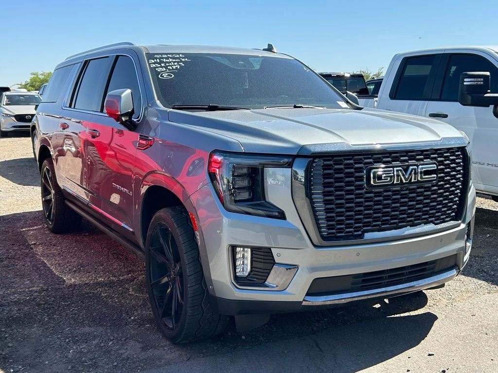 Used 2024 GMC Yukon XL Denali Ultimate AWD/4WD image 2