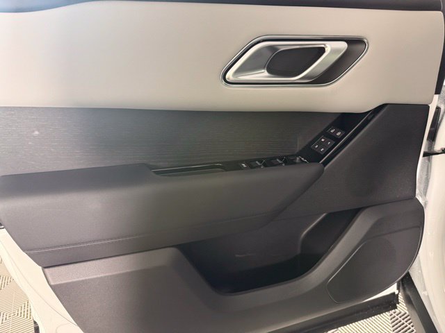 Certified 2026 Land Rover Range Rover Velar Dynamic SE AWD/4WD image 14