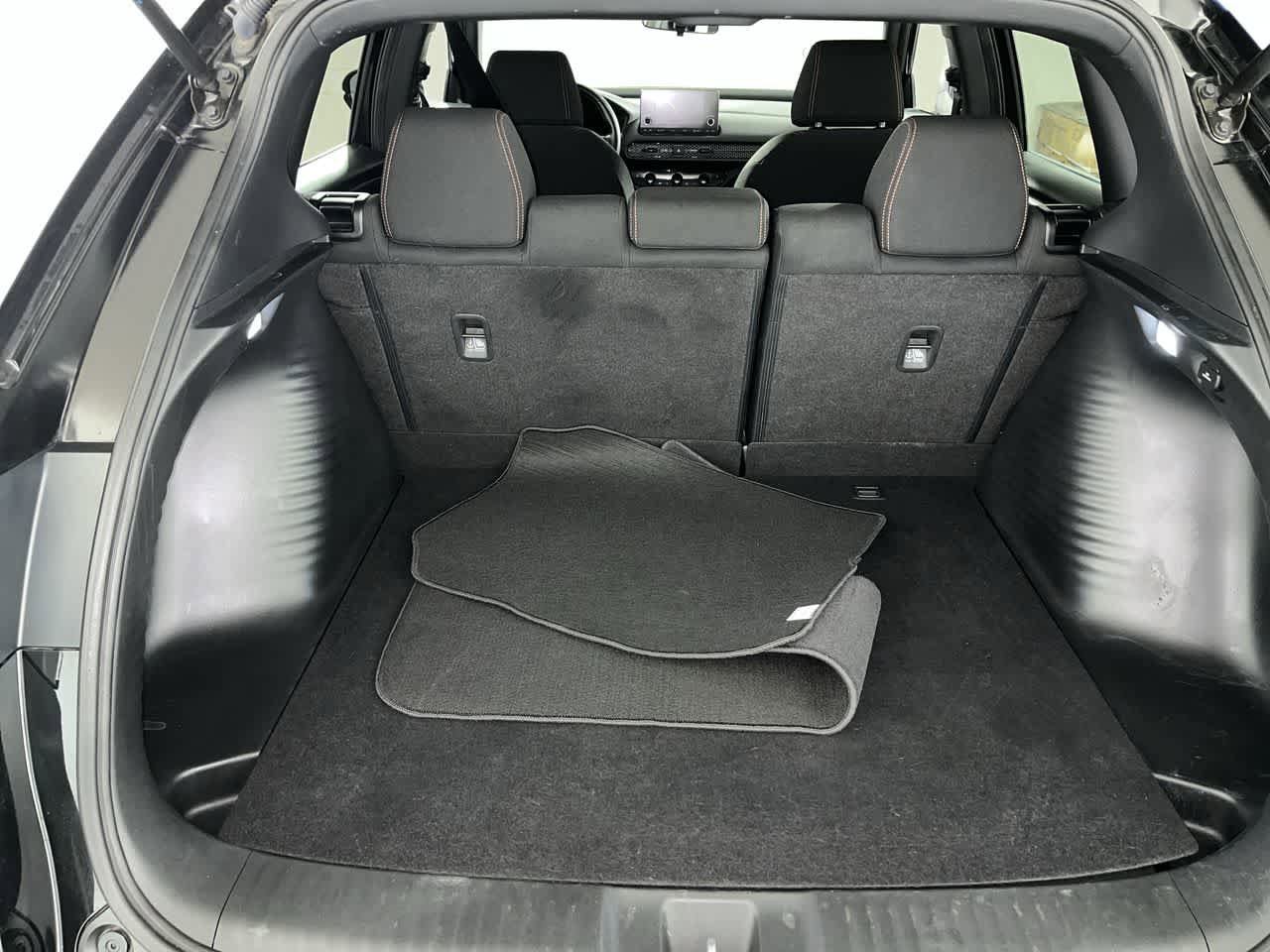 Used 2025 Honda HR-V Sport image 27