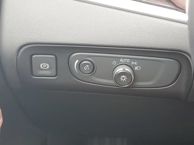 Certified 2018 Buick Enclave Avenir w/ Avenir Technology Package FWD image 20