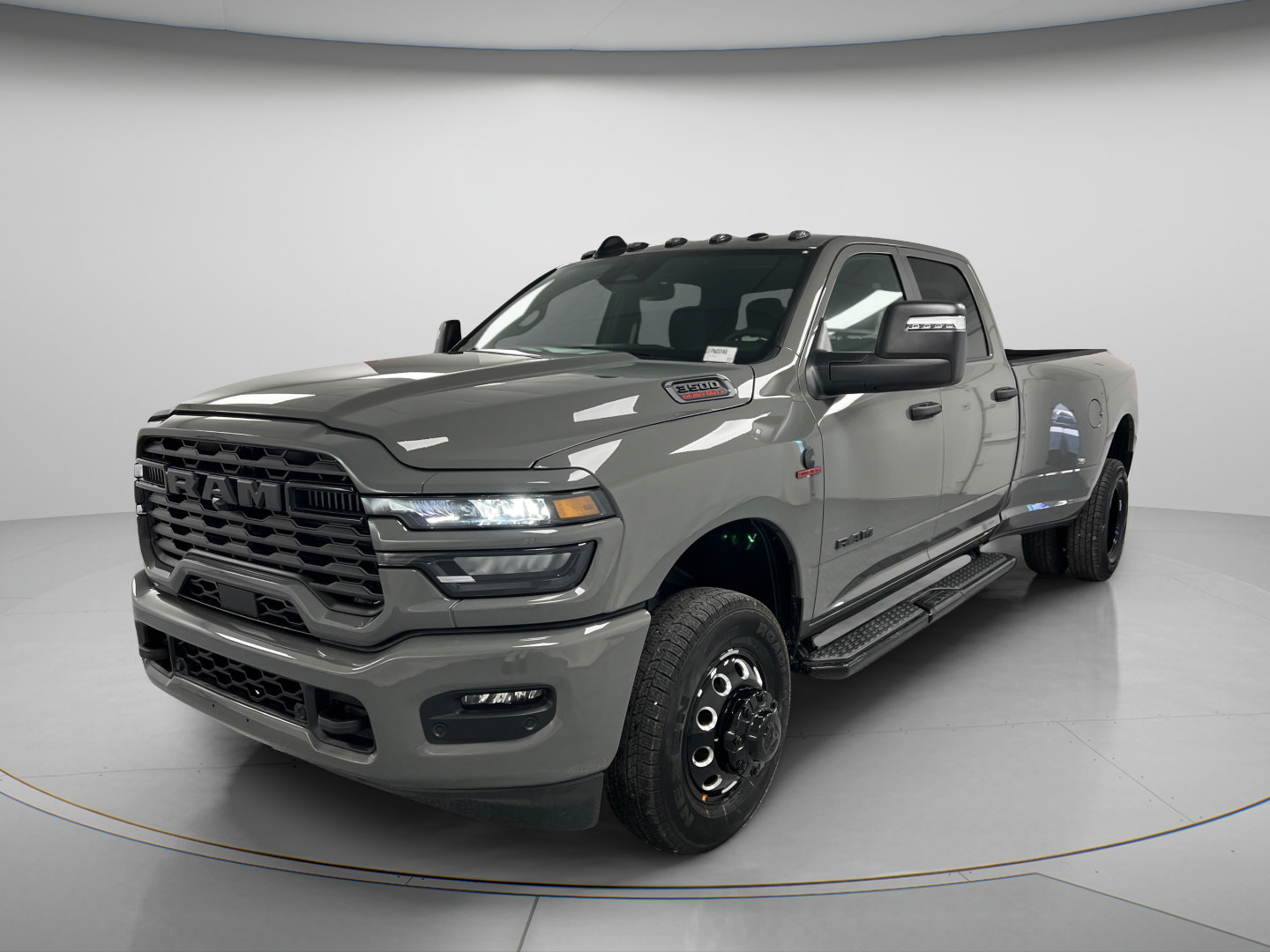 New 2027 RAM 3500 Big Horn AWD/4WD image 4