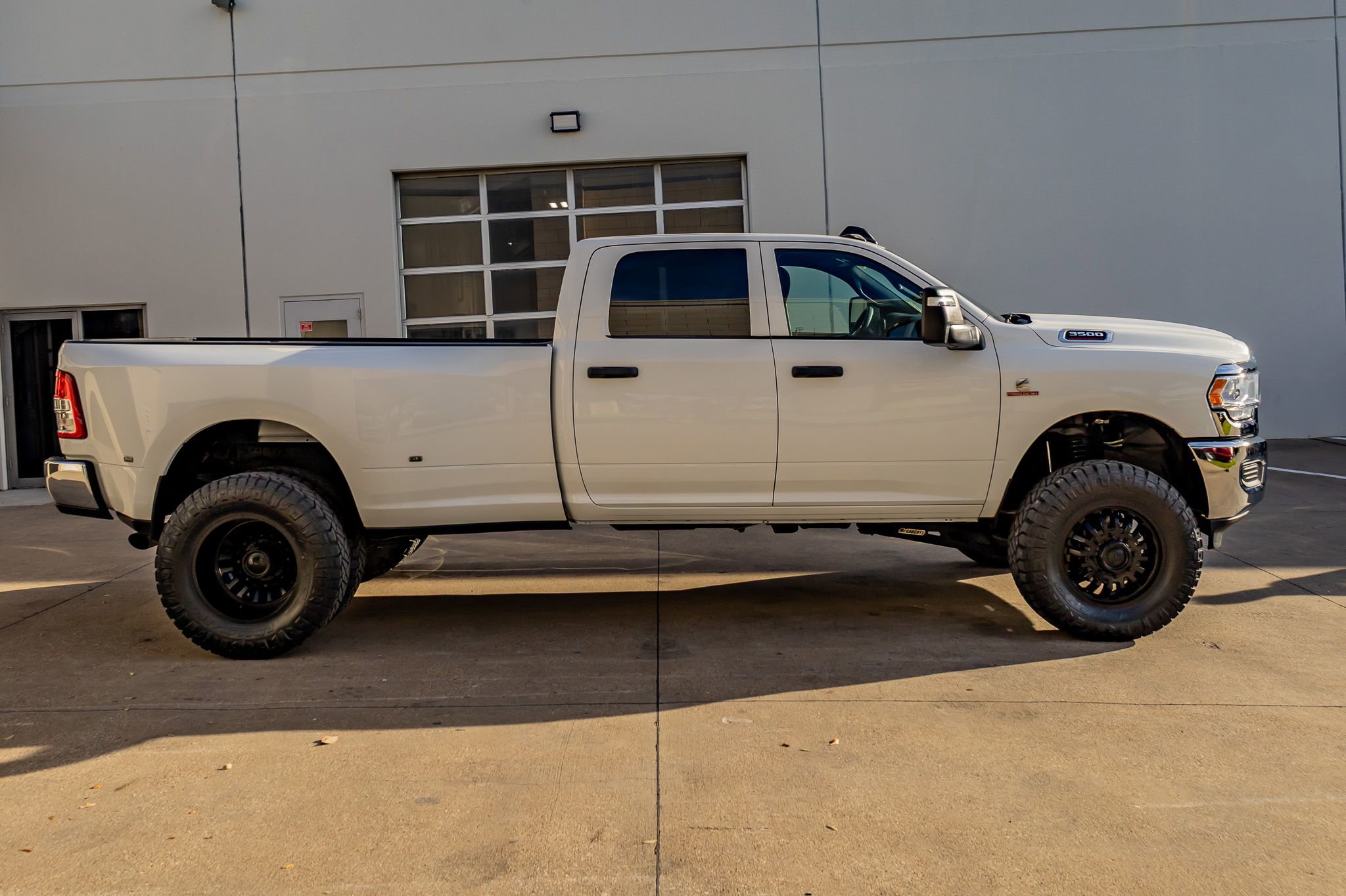 Used 2024 RAM 3500 Tradesman w/ Chrome Appearance Group image 11