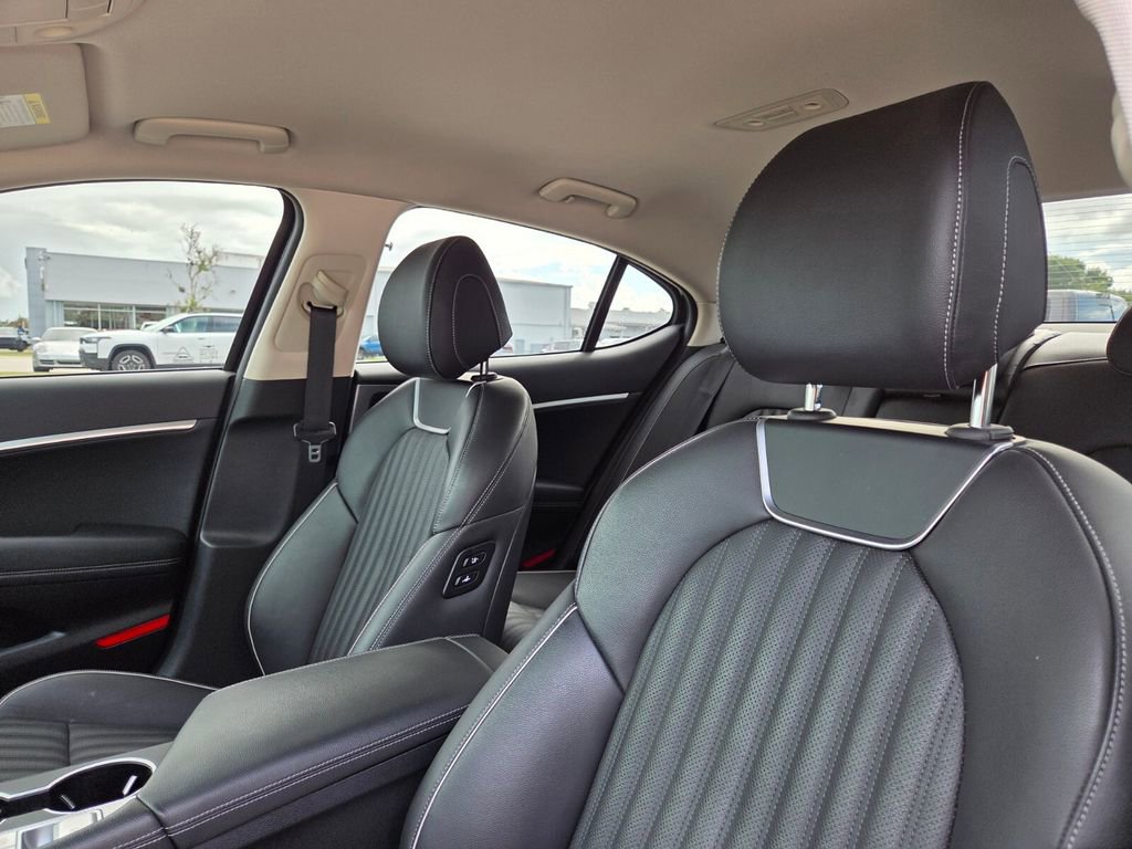 Used 2023 Genesis G70 3.3T image 20