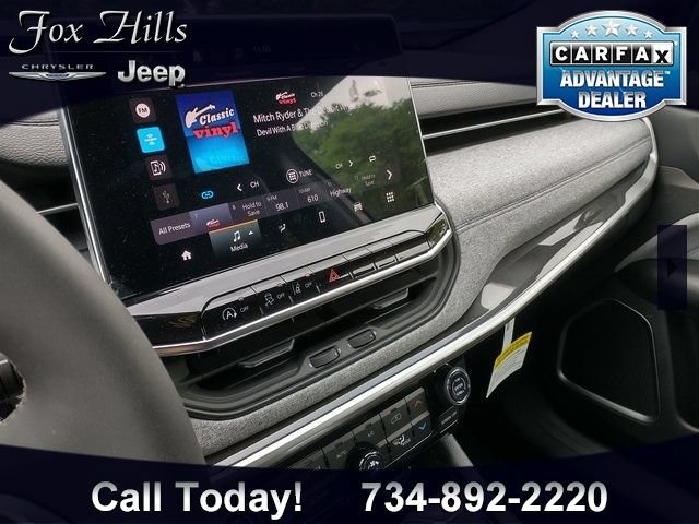 New 2023 Jeep Compass Latitude w/ Convenience Group AWD/4WD image 26