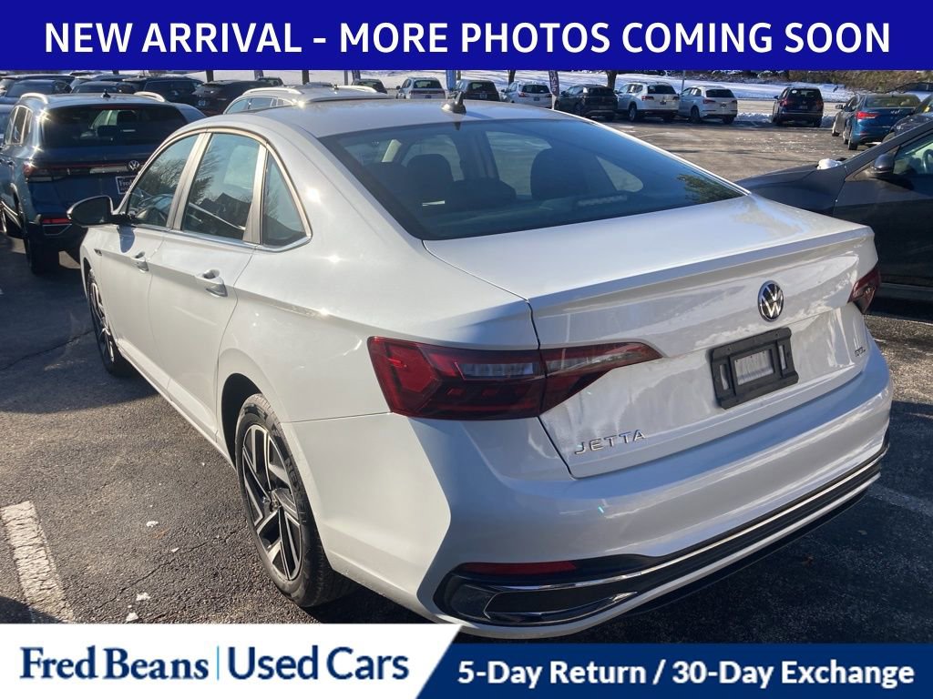 Used 2024 Volkswagen Jetta SEL image 4