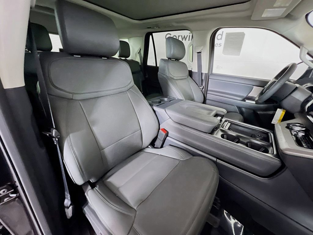 New 2026 Ford Expedition Active image 19