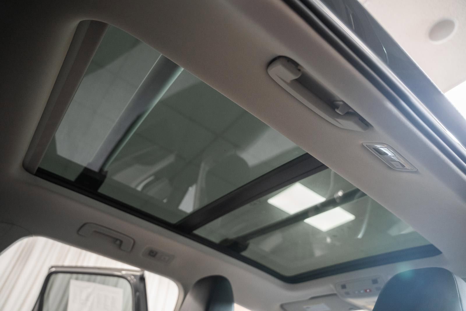 Used 2022 Volkswagen Taos SEL w/ Panoramic Sunroof Package FWD image 37