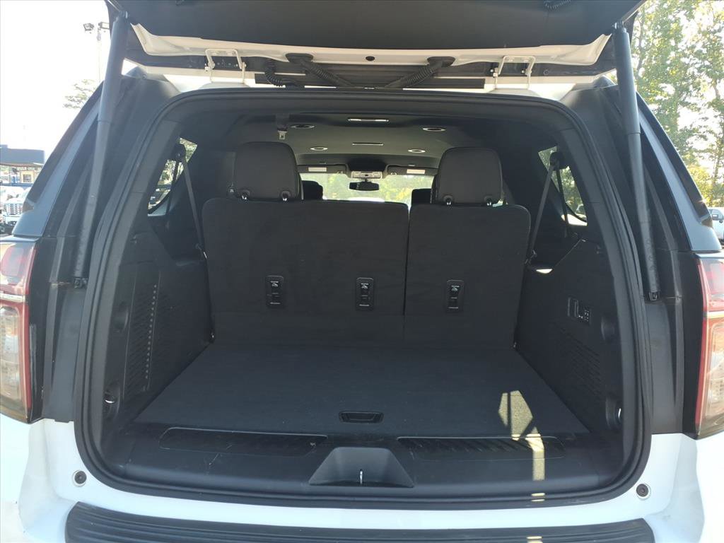 Used 2022 Chevrolet Suburban LT w/ Luxury Package image 6