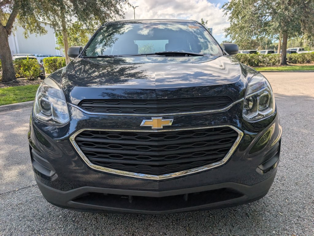 Used 2017 Chevrolet Equinox LS FWD image 2