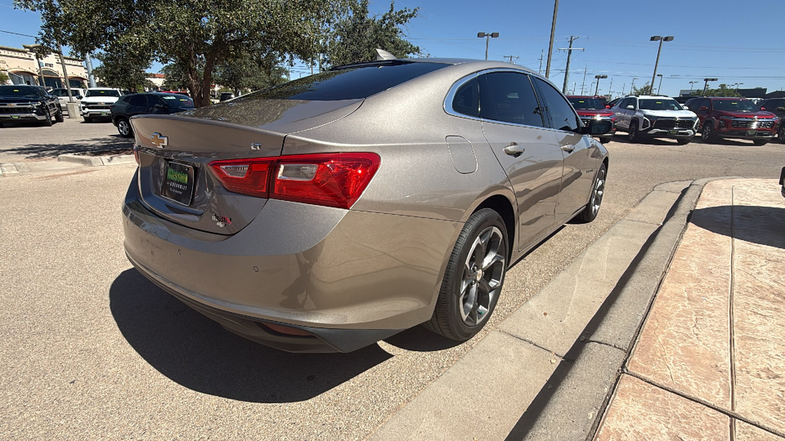 Used 2023 Chevrolet Malibu LT w/ Driver Confidence Package FWD image 7