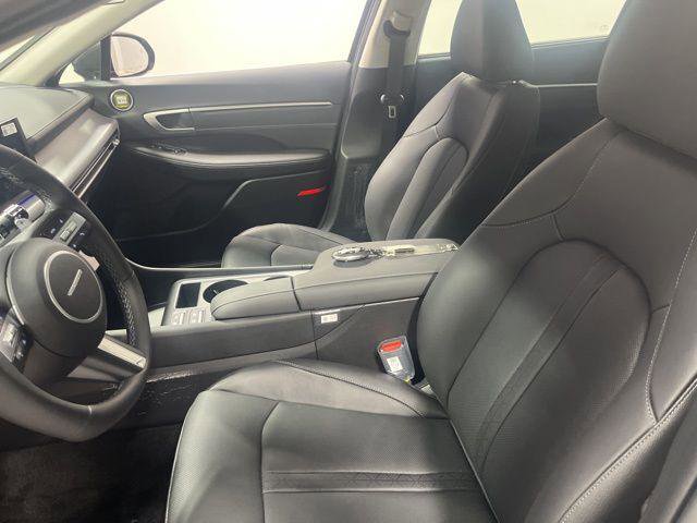 New 2025 Hyundai Sonata Limited image 8