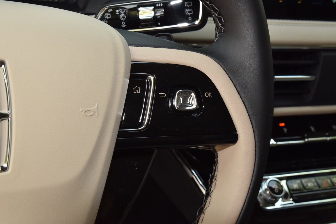 New 2026 Lincoln Corsair Premiere image 25