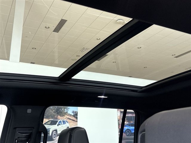 Used 2025 Cadillac Escalade ESV Sport w/ Touring Package AWD/4WD image 19