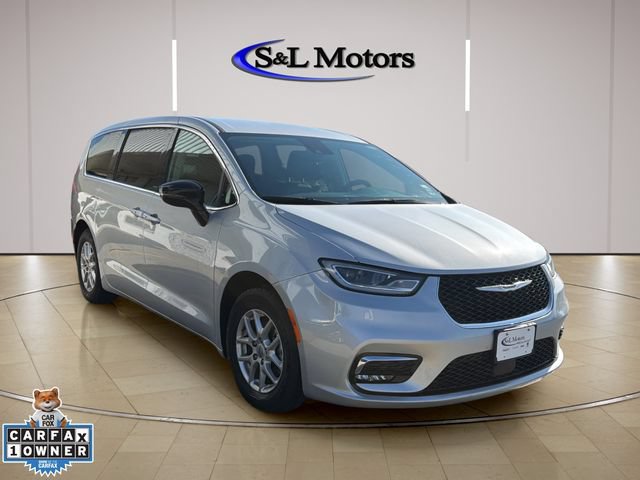 Certified 2024 Chrysler Pacifica Touring-L FWD image 1