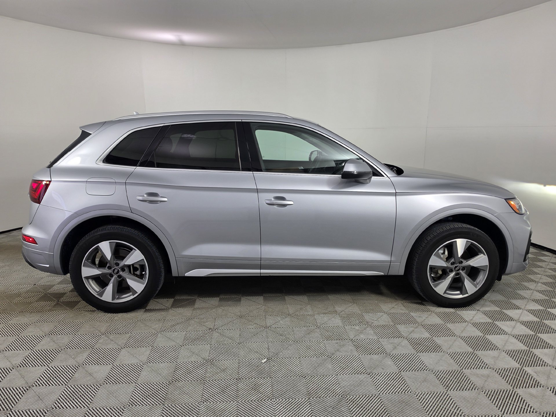 Certified 2023 Audi Q5 2.0T Premium w/ Convenience Package AWD/4WD image 45