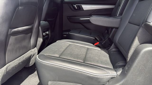 Used 2025 Buick Enclave Preferred AWD/4WD image 25