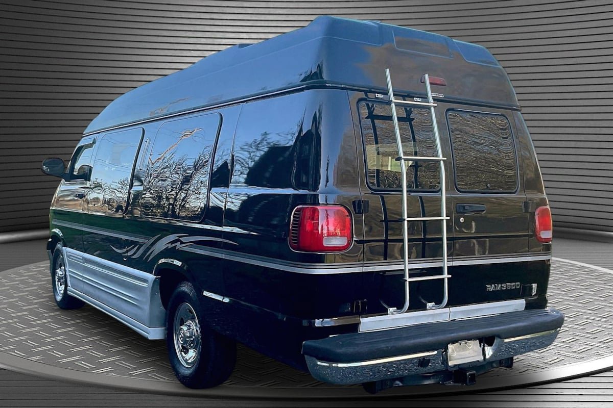 Used 2001 Dodge B3500 image 4