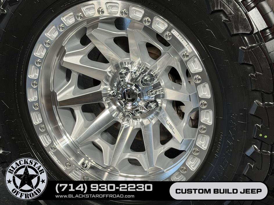 Used 2025 Jeep Wrangler Unlimited Rubicon AWD/4WD image 35