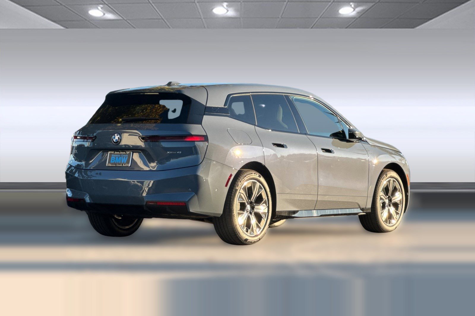 Used 2026 BMW iX xDrive45 AWD/4WD image 9