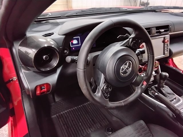 Used 2023 Toyota GR86 w/ ALL Weather Mat Package (TMS) RWD image 11