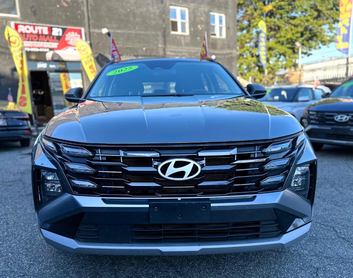 Used 2025 Hyundai Tucson SEL FWD image 2