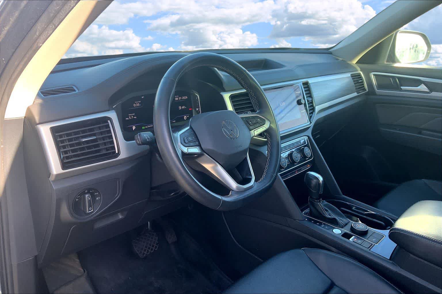 Used 2022 Volkswagen Atlas SE AWD/4WD image 2